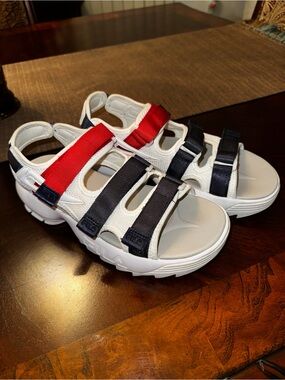 FILA Disruptor Sandals Women’s Size 8